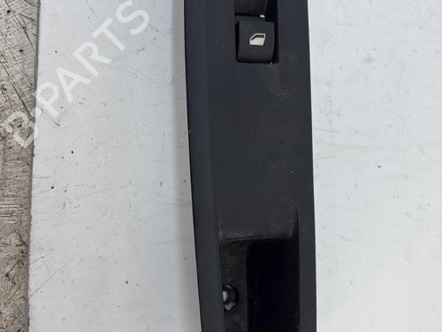 Used Right front window switch Right front window switch 38668212 38668212