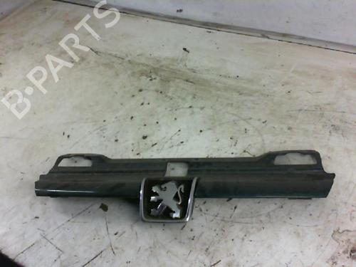 Used Grille Grille 38659225 38659225