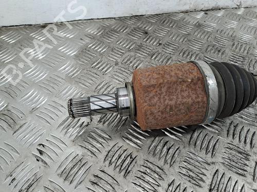 Drivaksel fortil venstre Drivaksel fortil venstre RENAULT CAPTUR II (HF_) Blue dCi 95 (HFAF) (95 hp) 39738283 39738283