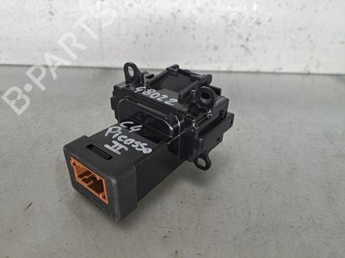 card-reader-citroen-c4-picasso-ii-2013-38667492 main image