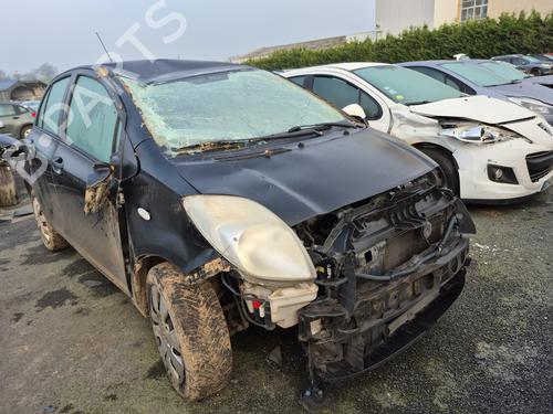 Brugte TOYOTA YARIS (_P9_) 1.3 VVT-i (SCP90_, SCP90R) 4929977
