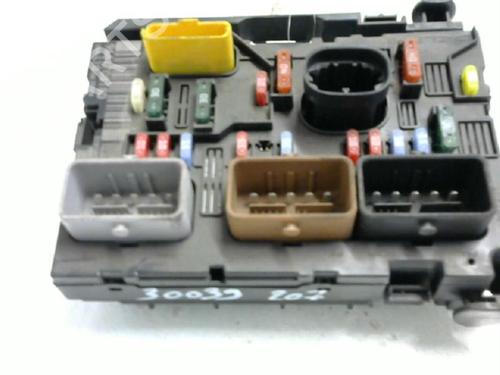 Used Fuse box Fuse box 38660530 38660530
