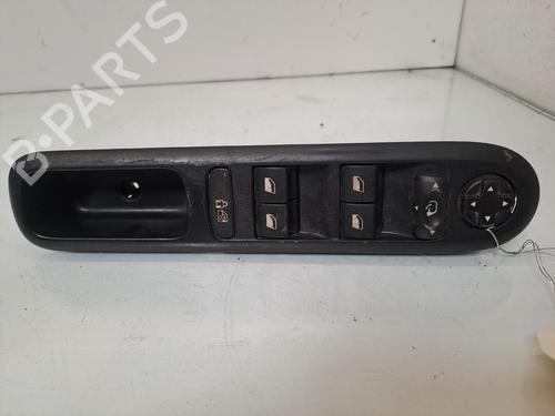 Used Left front window switch Left front window switch PEUGEOT 3008 I MPV (0U_) 1.6 HDi (112 hp) 39755570 39755570