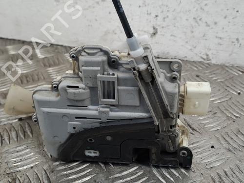 Front left lock VW PASSAT B7 Variant (365) 2.0 TDI | BP38671761C98 - Image 2
