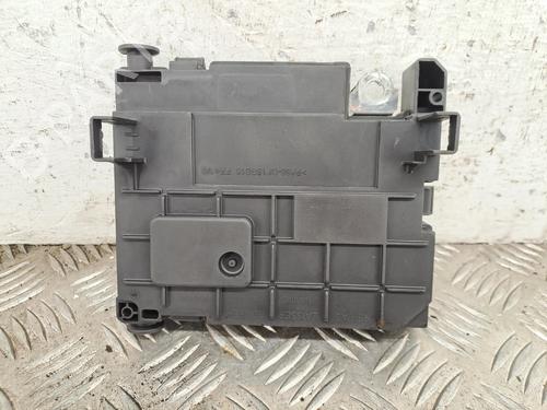 Used Fuse box Fuse box 38672112 38672112