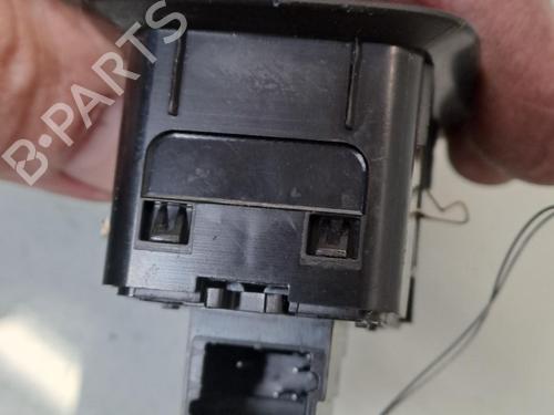 Used Right front window switch Right front window switch RENAULT CLIO V (B7_) 1.5 Blue dCi 85 (B7AG) (86 hp) 40126420 40126420