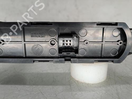 warning-switch-fiat-500-312_-2007-38663875 main image
