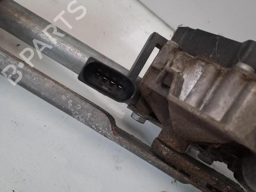 Used Front wiper motor Front wiper motor MERCEDES-BENZ A-CLASS (W169) A 200 CDI (169.008, 169.308) (140 hp) 38671953 38671953
