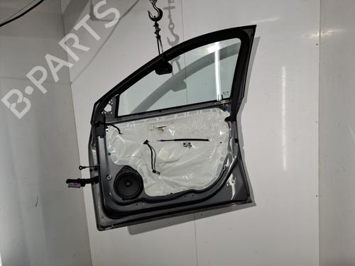 Used Right front door Right front door 38667619 38667619