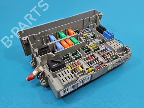 scatola-fusibili-bmw-3-e90-2004-2005-2006-2007-2008-2009-2010-2011-2012-38000440 main image