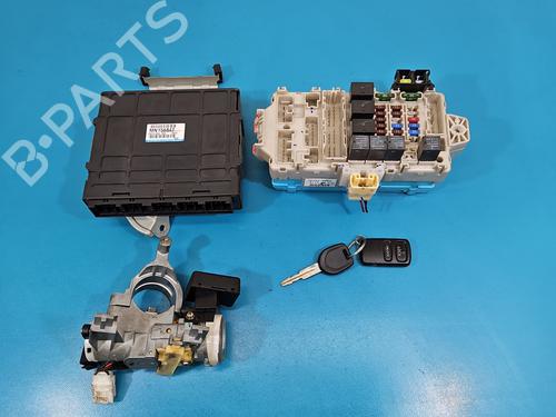engine-control-unit-ecu-mitsubishi-outlander-i-cu_w-2001-2002-2003-2004-2005-2006-2007-2008-37850719 main image
