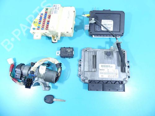 engine-control-unit-ecu-kia-carens-iii-mpv-un-2006-2007-2008-2009-2010-2011-2012-2013-37809263 main image