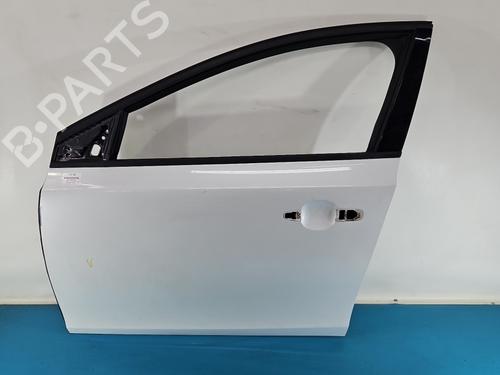 left-front-door-volvo-v40-hatchback-525-2012-2013-2014-2015-2016-2017-2018-2019-38147327 main image