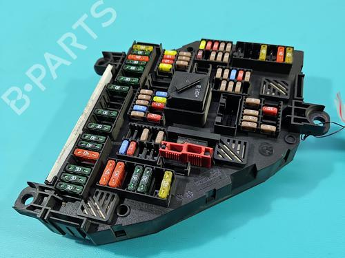 Used Fuse box Fuse box 37812865 37812865