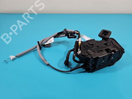 front-right-lock-skoda-karoq-nu7-nd7-2017-38119821 main image
