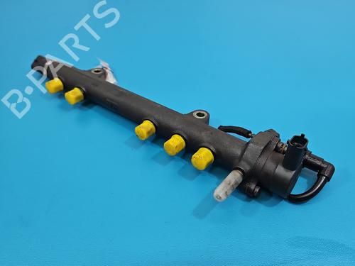 Used Injection rail Injection rail 37990822 37990822