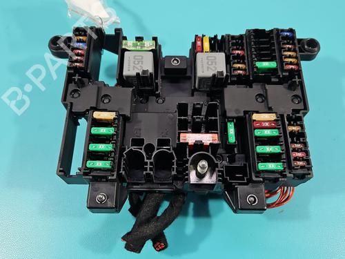 Used Fuse box Fuse box 38149522 38149522