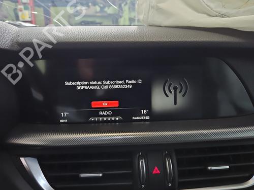 display-monitor-alfa-romeo-stelvio-949_-2016-37850713 main image