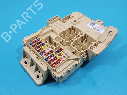 Used Fuse box Fuse box 38122276 38122276