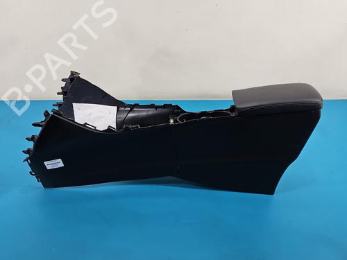 armrest-center-console-lexus-ct-zwa10_-2010-38147419 main image