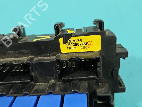 Fuse box RENAULT KOLEOS I (HY_) 2.5 (HY0C, HY0N) | BP38139304E1 - Image 9