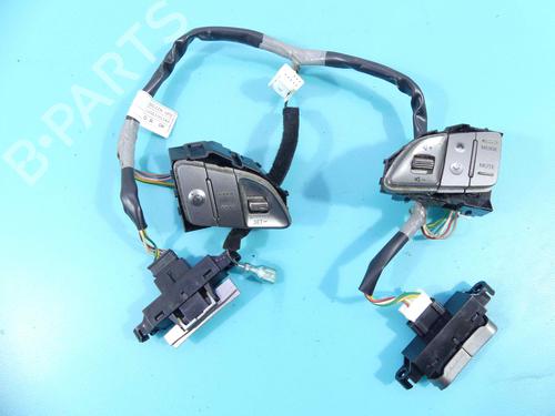 steering-wheel-controls-hyundai-ix35-lm-el-elh-2009-2010-2011-2012-2013-2014-2015-2016-37809996 main image