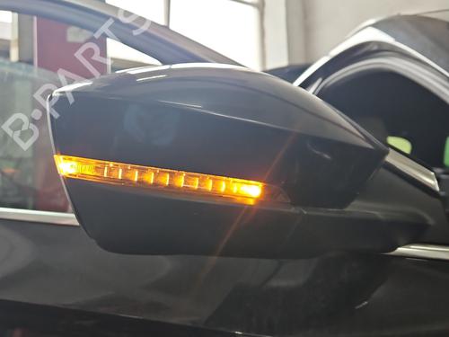 right-mirror-skoda-karoq-nu7-nd7-2017-38119763 main image
