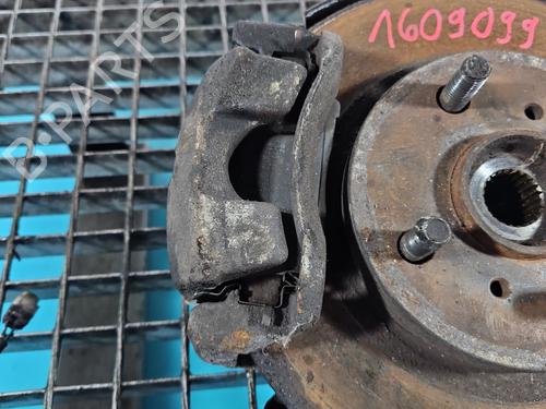 Venstre bremsekaliber foran Venstre bremsekaliber foran TOYOTA YARIS (_P1_) 1.4 D-4D (NLP10_, NLP10R) (75 hp) 39747702 39747702
