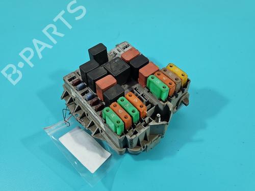 Used Fuse box Fuse box 38133124 38133124