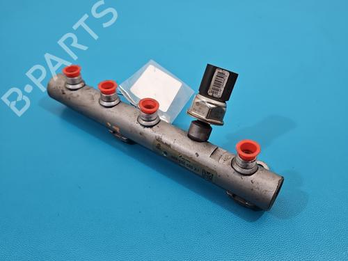 Used Injection rail Injection rail 38152015 38152015