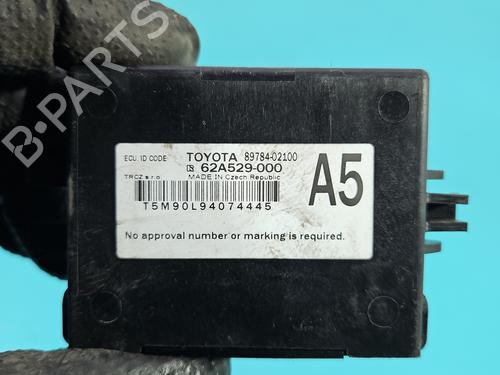 Other TOYOTA COROLLA Saloon (_E21_) 1.8 VVTi Hybrid (ZWE211) | BP37821186O1 - Image 3