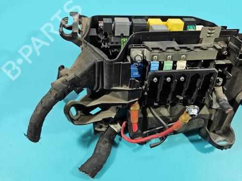 Fuse box INFINITI Q30 | BP38135240E1 - Image 8