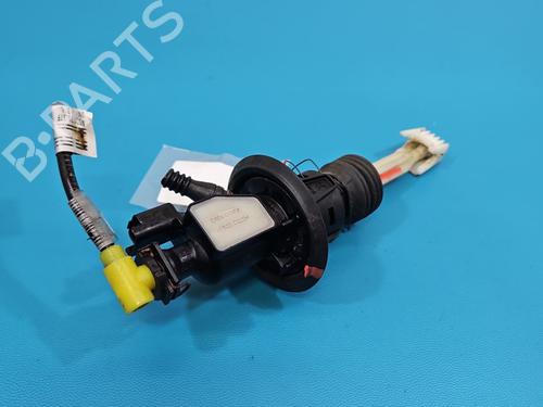 Used Clutch slave cylinder Clutch slave cylinder PEUGEOT EXPERT Van (V_) 1.6 BlueHDi 115 (115 hp) 39447346 39447346