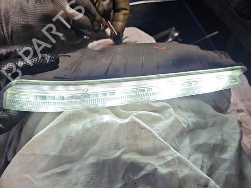 Used Left daytime light Left daytime light 37850749 37850749