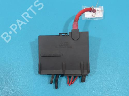 Used Fuse box Fuse box 38153142 38153142