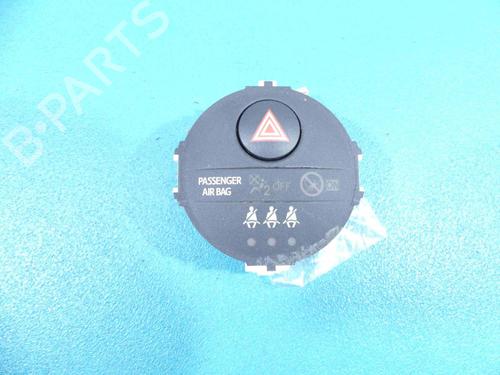 Advarselskontakt Advarselskontakt TOYOTA YARIS (_P13_) 1.0 (KSP130_, KSP130) (69 hp) 38154140 38154140