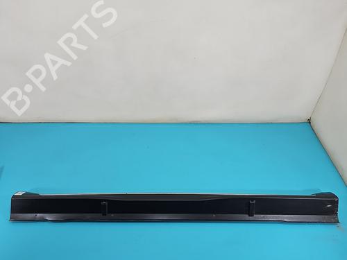 Used Right sideskirt Right sideskirt 38142577 38142577