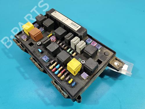 Used Fuse box Fuse box 38000378 38000378
