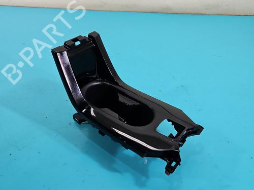 cupobject-holder-toyota-corolla-saloon-_e21_-2019-37820826 main image