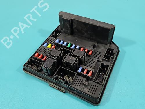 Used Fuse box Fuse box 37847840 37847840