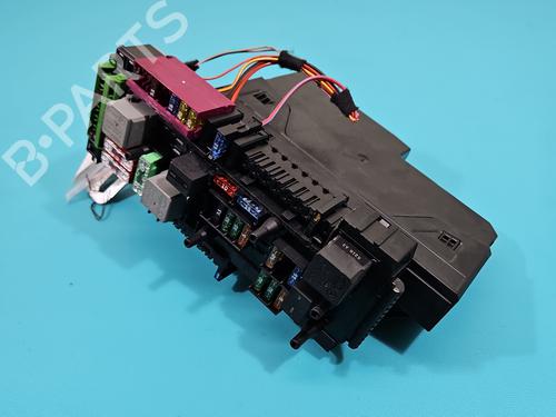 Used Fuse box Fuse box 38134665 38134665