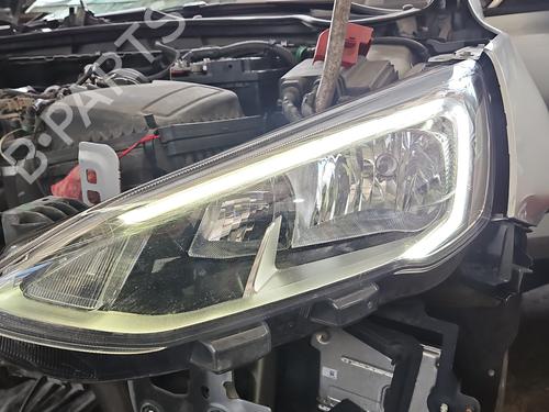 left-headlight-ford-focus-iv-hn-2018-37846514 main image