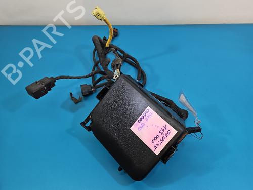 Used Fuse box Fuse box 37833841 37833841