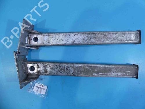 Used Front bumper reinforcement Front bumper reinforcement 37888922 37888922