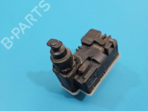 Used Fuel door actuator Fuel door actuator PEUGEOT 5008 II (MC_, MJ_, MR_, M4_) 2.0 BlueHDi 180 (MJEHZW, MJEHZR, MJEHZP) (177 hp) 40078657 40078657