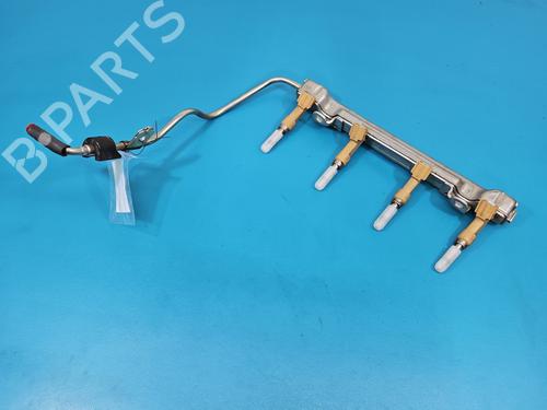 Used Injector Injector TOYOTA COROLLA Saloon (_E21_) 1.6 VVTi (ZRE210) (132 hp) 40006526 40006526