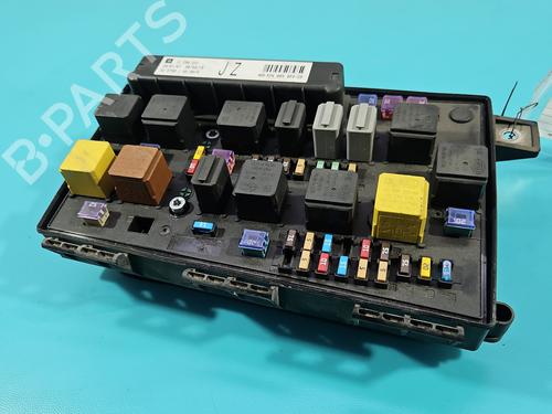 Used Fuse box Fuse box 37847730 37847730