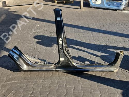 Used Right sideskirt Right sideskirt TOYOTA COROLLA Saloon (_E18_, ZRE1_) 1.6 (ZRE181_) (132 hp) 39767384 39767384