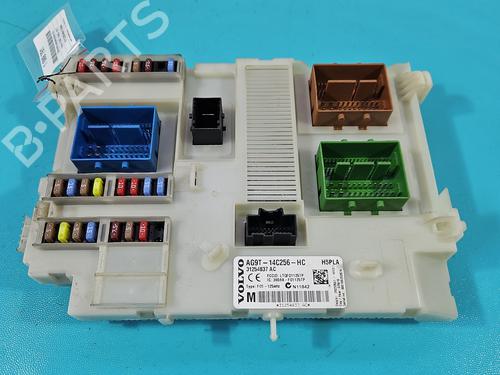 Used Fuse box Fuse box 37855546 37855546