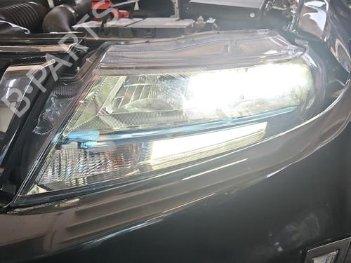 left-headlight-suzuki-vitara-ly-2015-38134779 main image